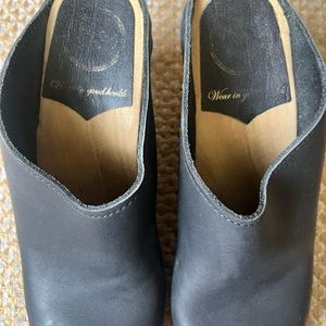 No. 6 new school clog on wedge in black, size 37